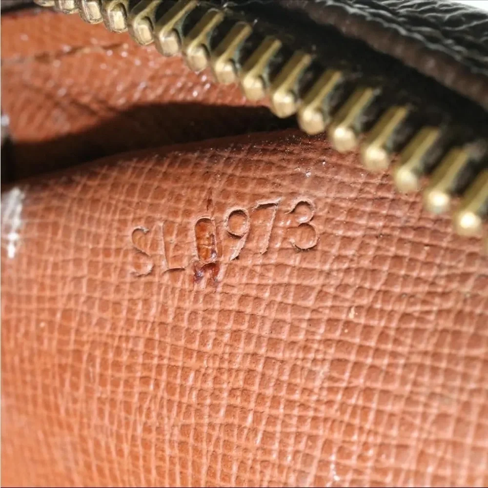 Authentic Vintage LOUIS VUITTON Monogram Marly Dragonne GM Clutch Bag M51825 LV